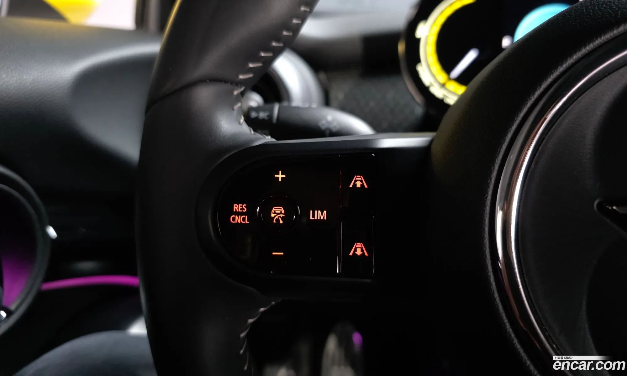 Mini Cooper Electric 2023 — 28