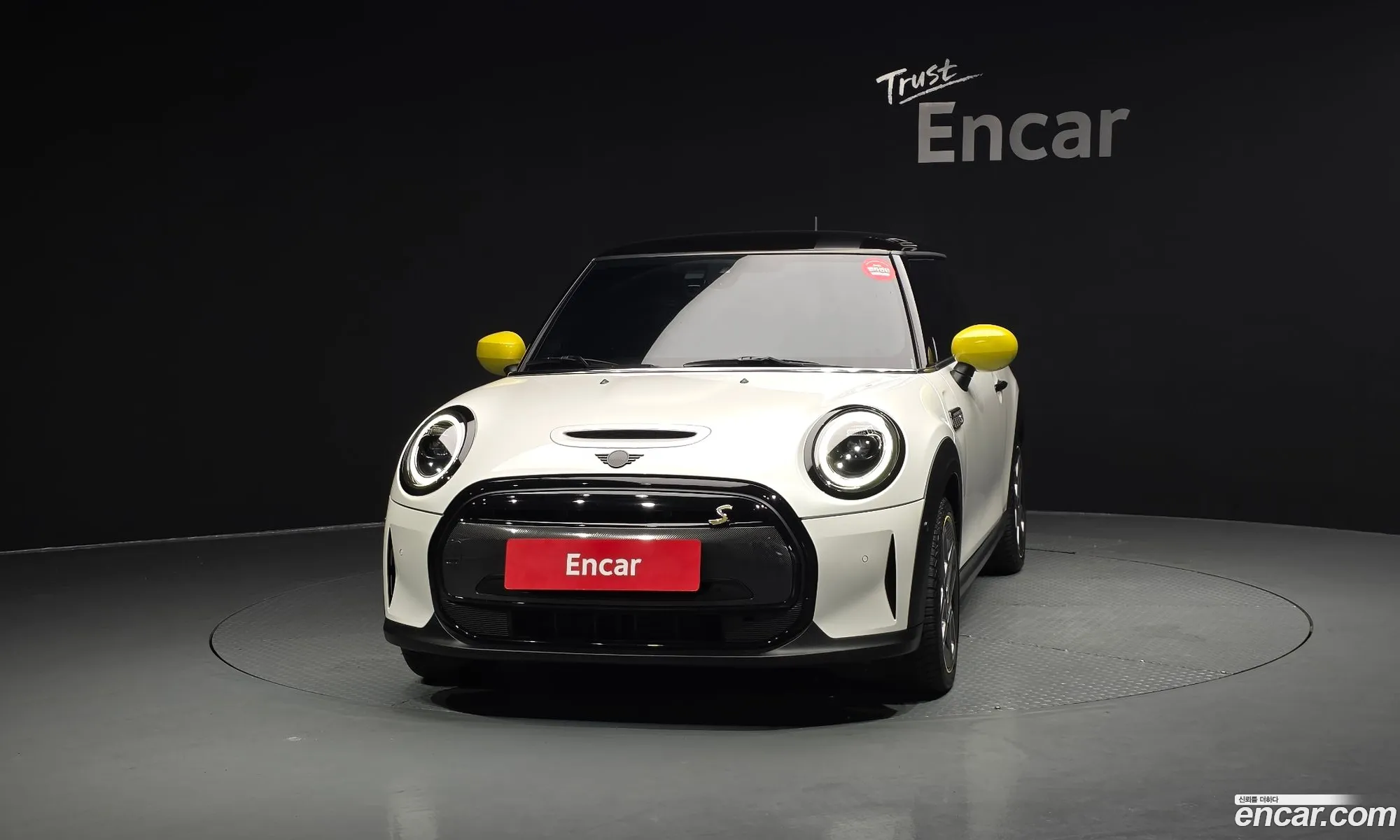 Mini Cooper Electric 2023 — 9