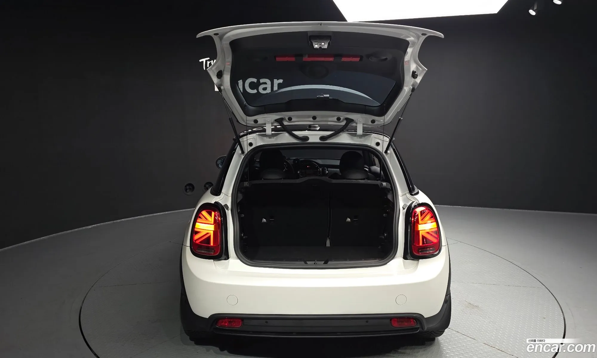 Mini Cooper Electric 2023 — 3
