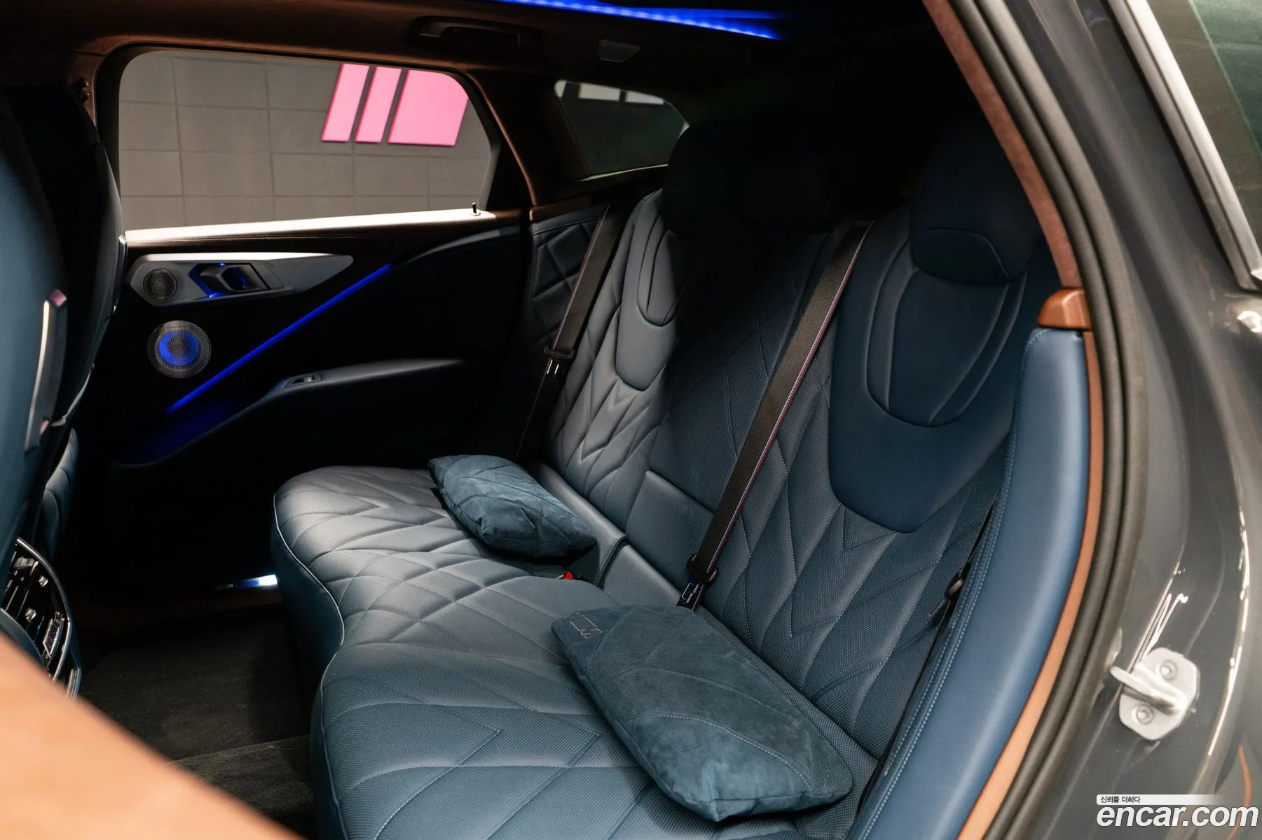 BMW XM 2024 — 8