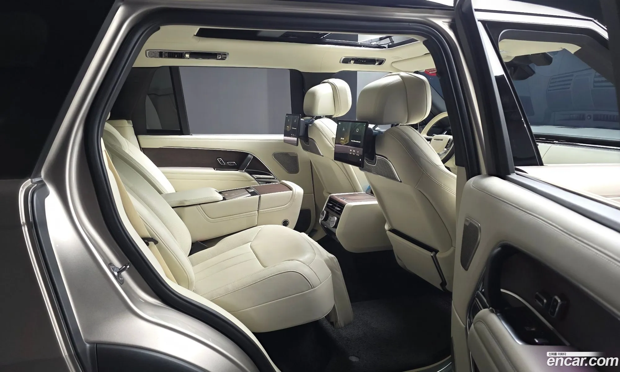 Land Rover Range Rover 2022 SALKABB75PA025808 — 9