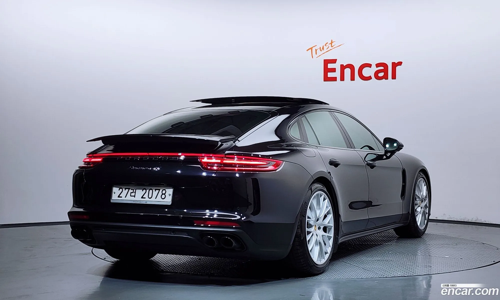 Porsche Panamera 2018 11111111111111111 — 25