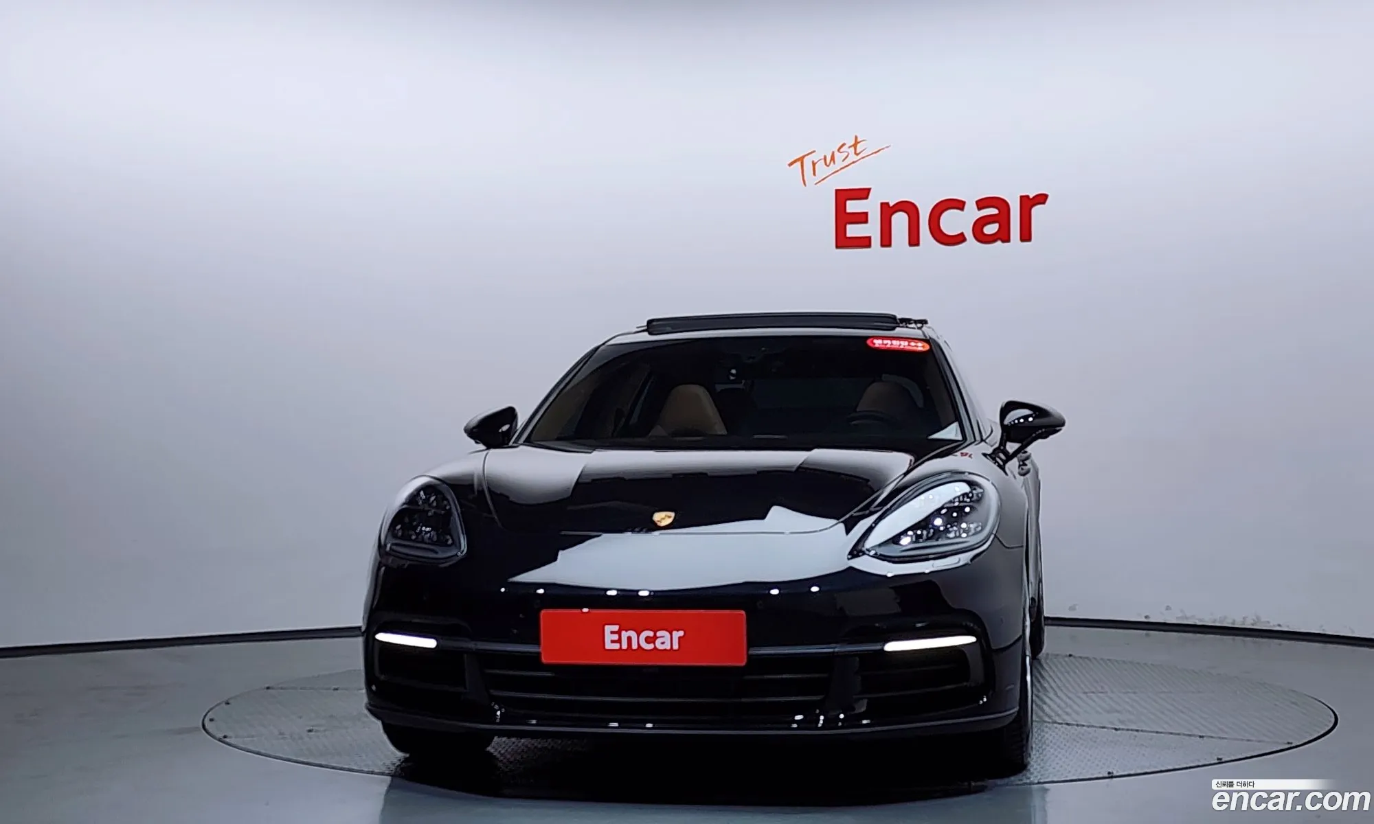 Porsche Panamera 2018 11111111111111111 — 18