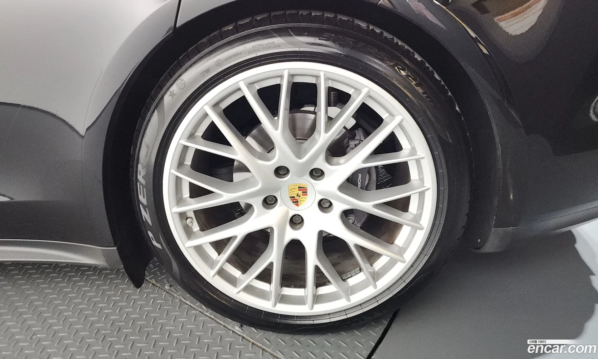 Porsche Panamera 2018 11111111111111111 — 33