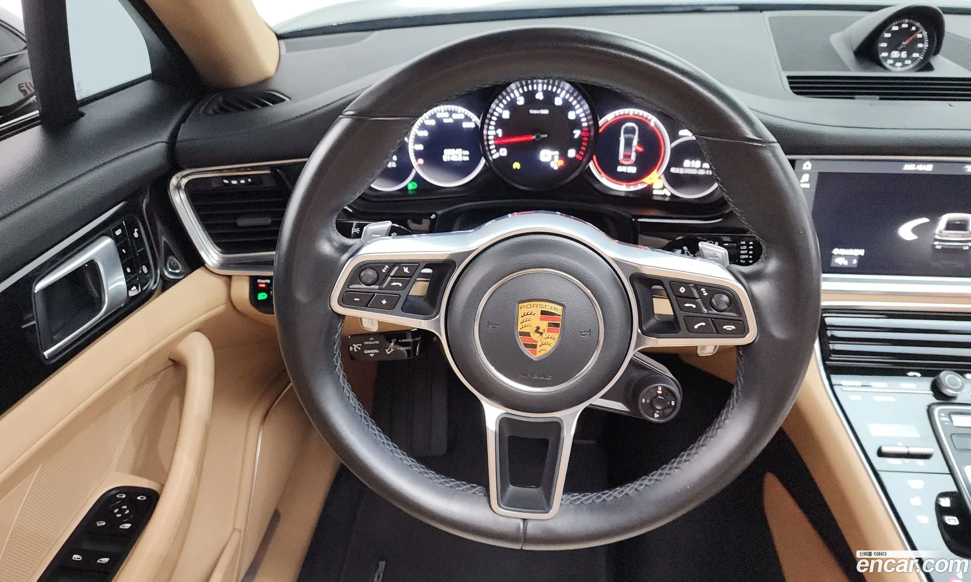 Porsche Panamera 2018 11111111111111111 — 16