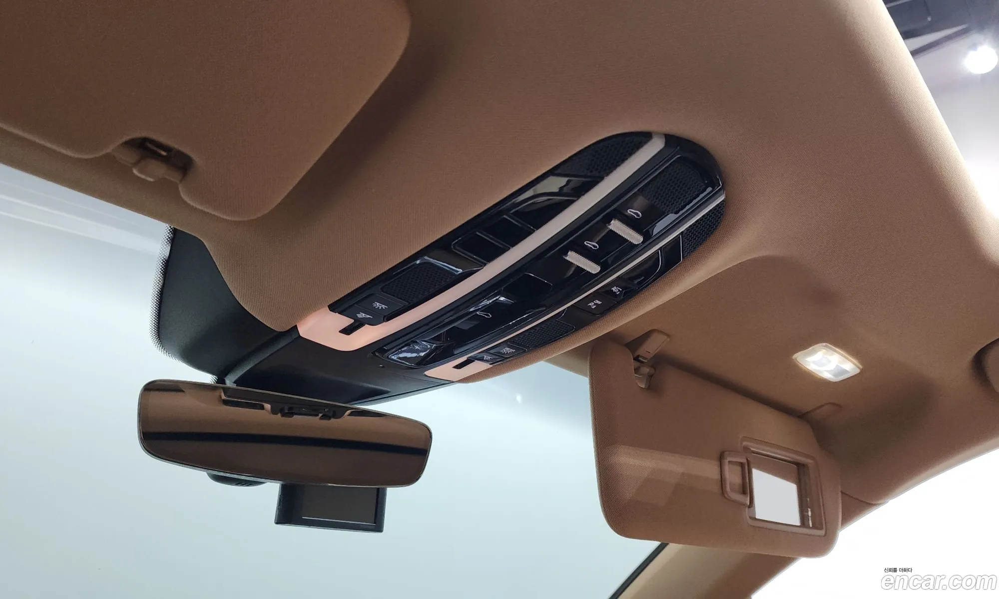 Porsche Panamera 2018 11111111111111111 — 17