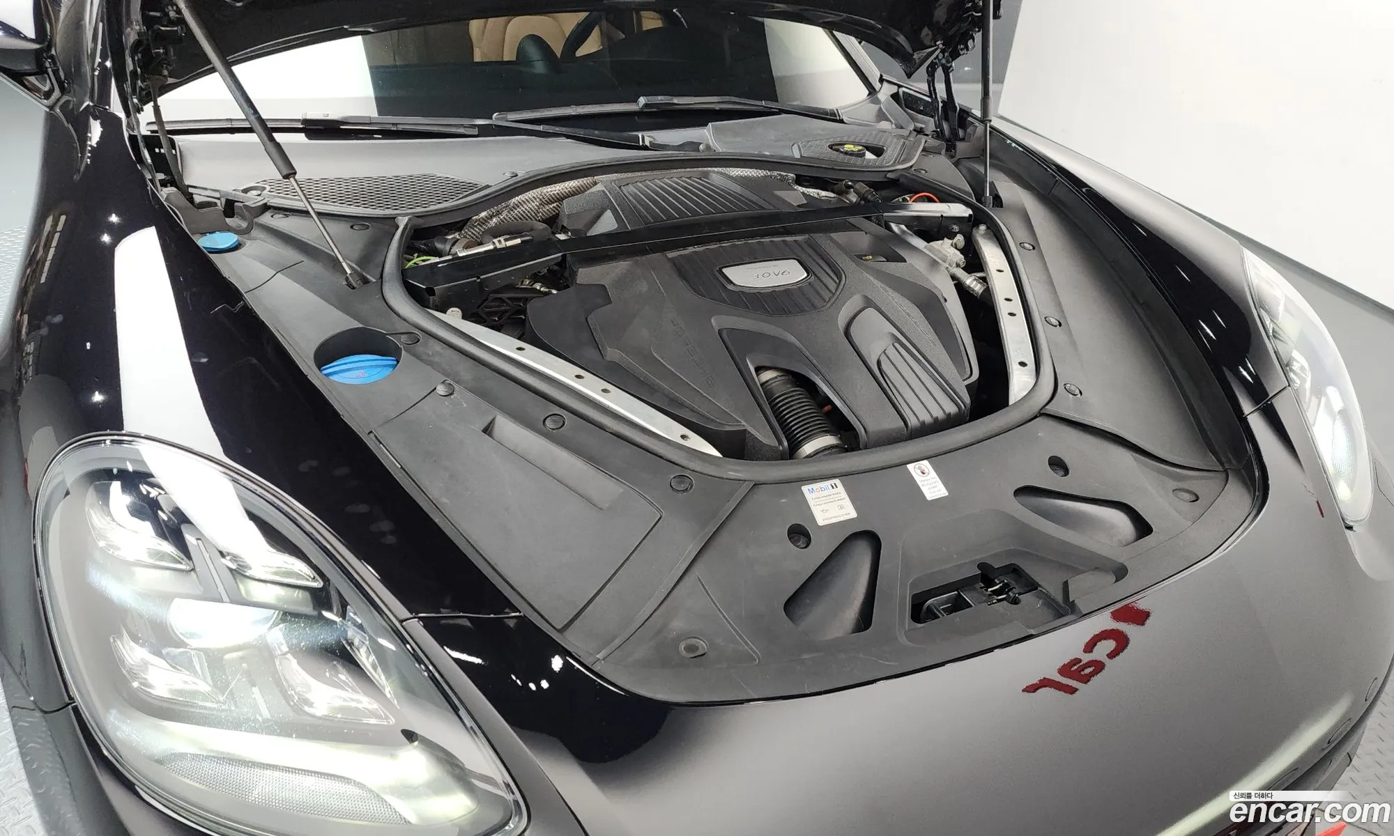 Porsche Panamera 2018 11111111111111111 — 12