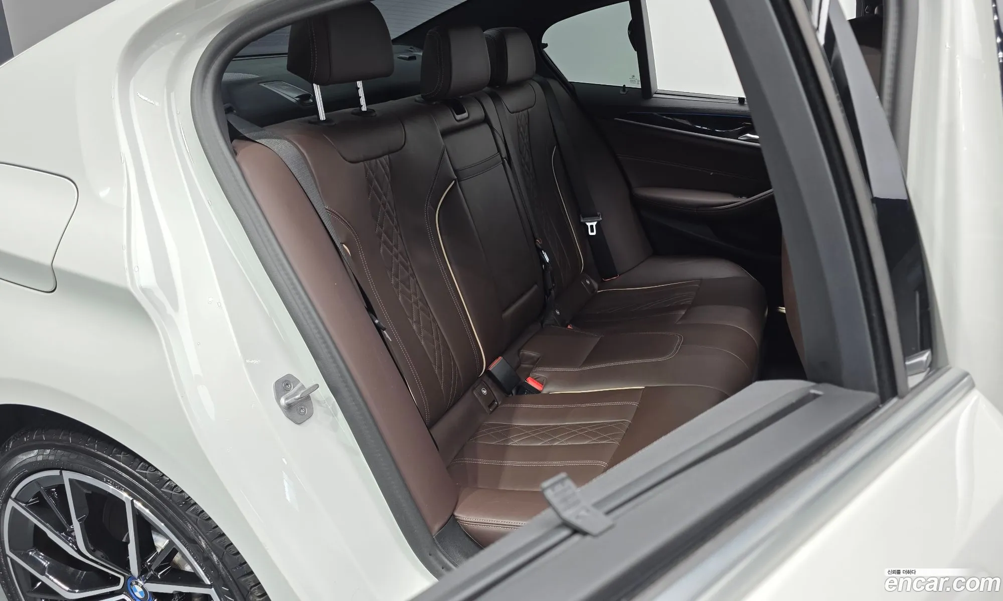 BMW 5 Series 2023 — 19