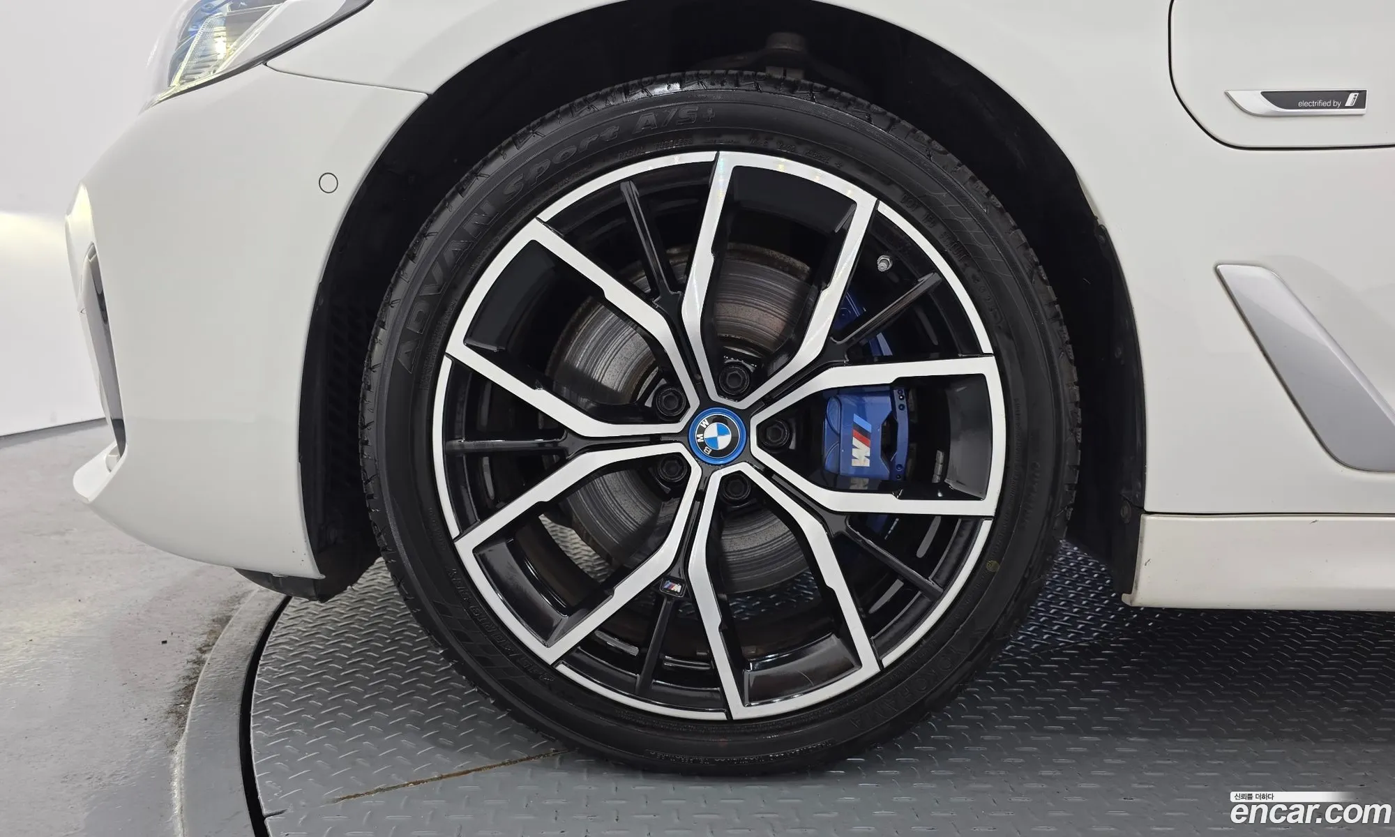 BMW 5 Series 2023 — 14