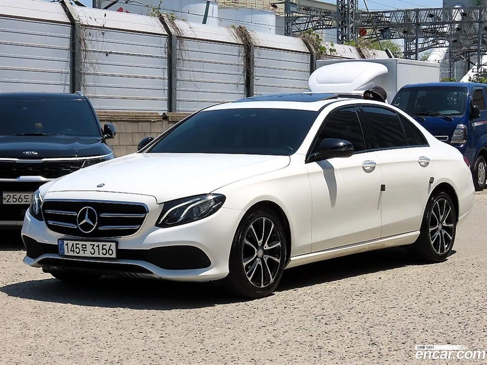 Mercedes-Benz E-Class W213 2017 — 14