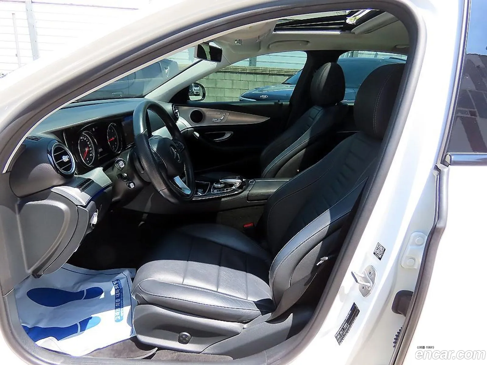 Mercedes-Benz E-Class W213 2017 — 12
