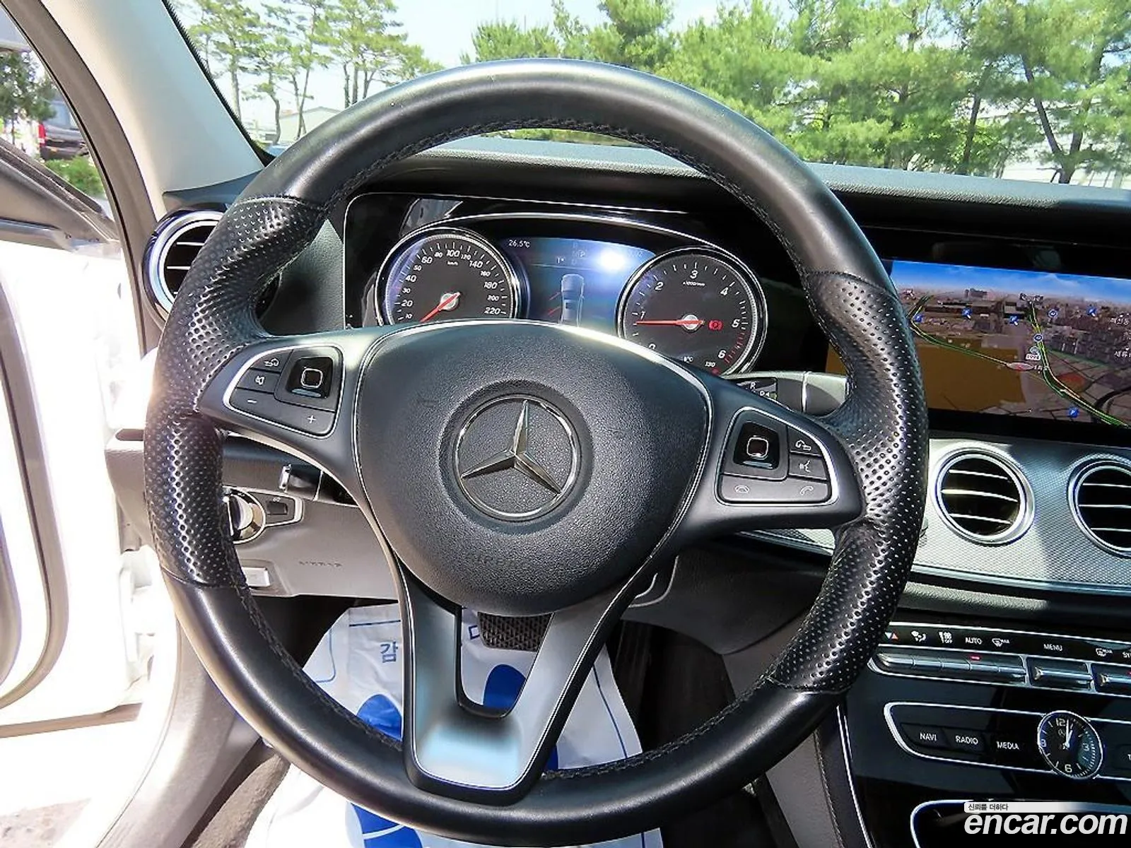 Mercedes-Benz E-Class W213 2017 — 19