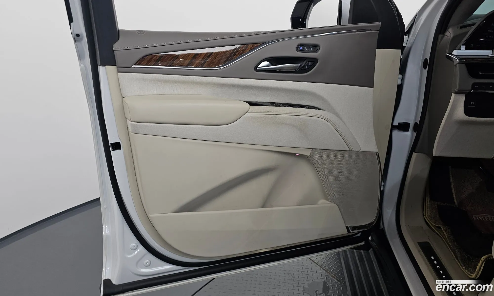 Cadillac Escalade 2023 — 31