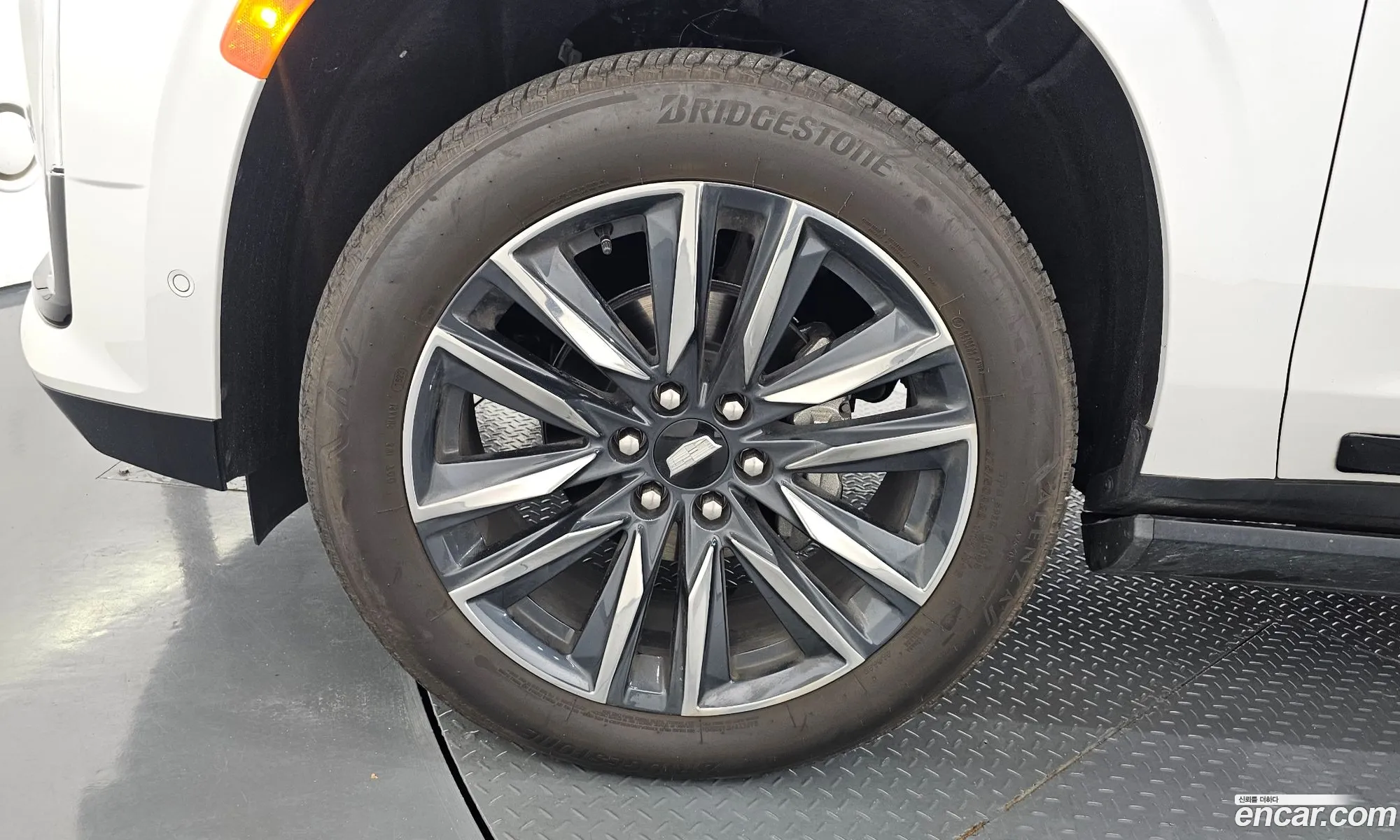 Cadillac Escalade 2023 — 13