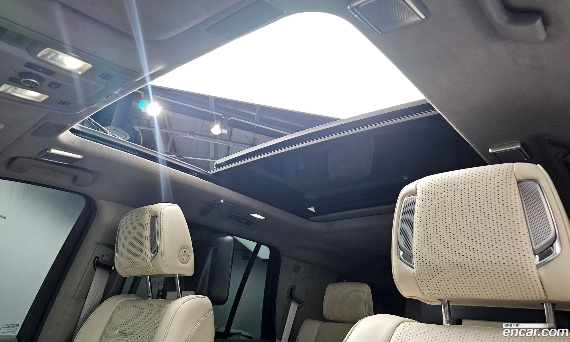 Cadillac Escalade 2023 — 19