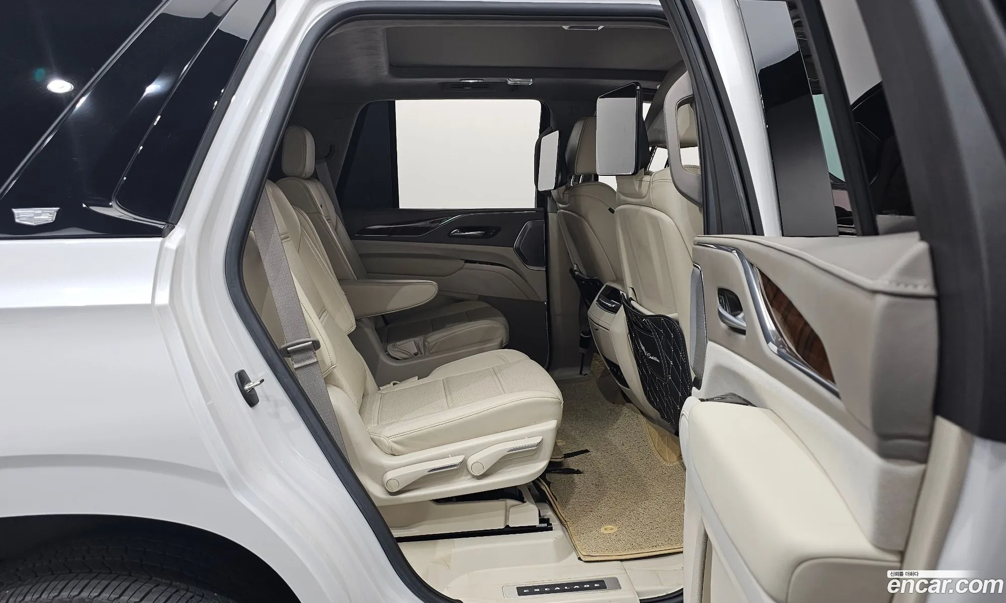 Cadillac Escalade 2023 — 29
