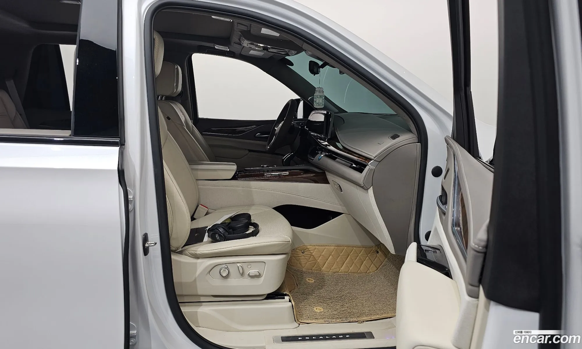 Cadillac Escalade 2023 — 34