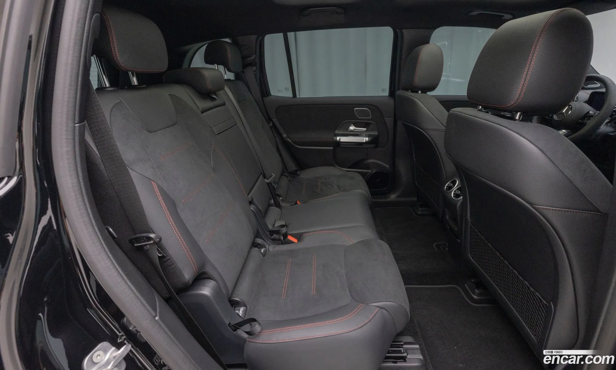 Mercedes-Benz EQB X243 2025 — 8