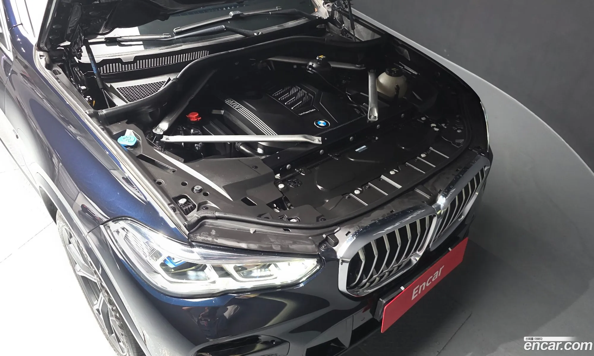 BMW X5 2022 WBACR6108N9L71704 — 19