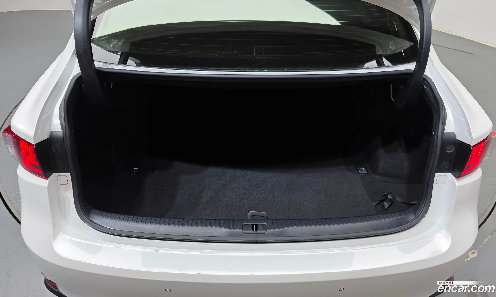 Lexus IS250 2014 — 12
