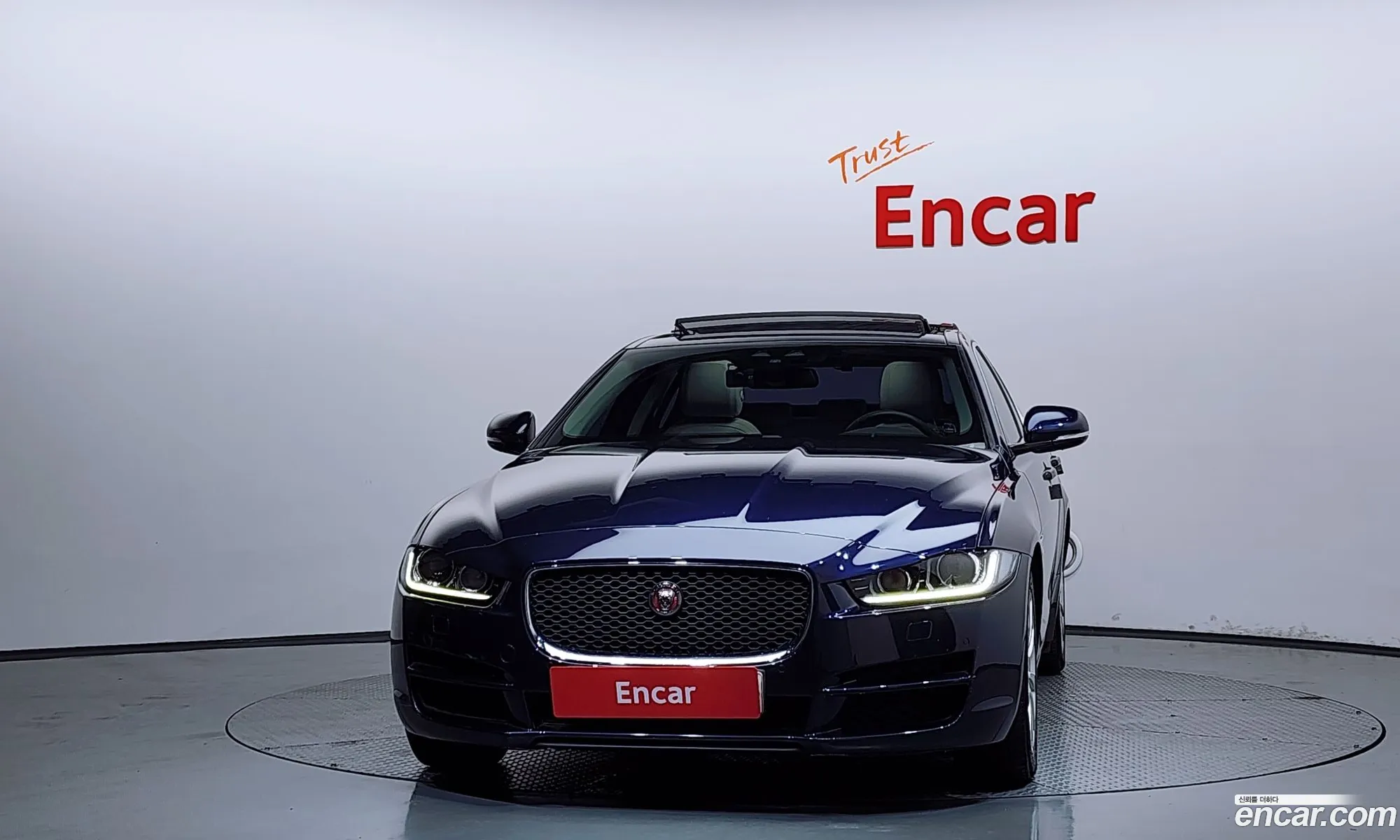 Jaguar XE 2015 — 15