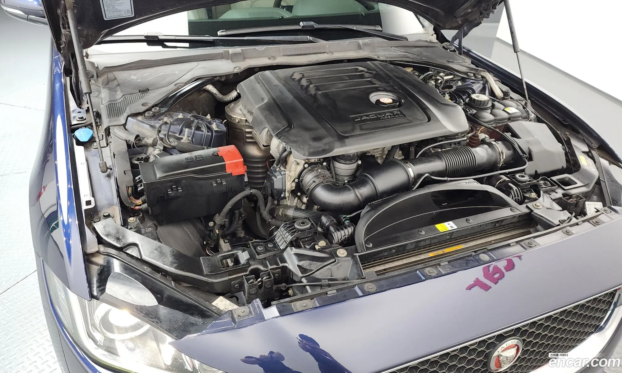 Jaguar XE 2015 — 11