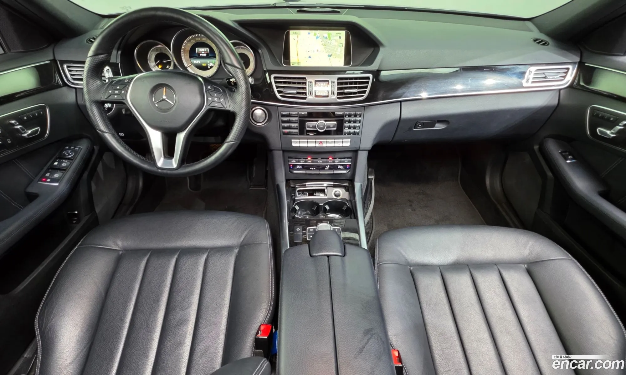 Mercedes-Benz E-Class W212 2014 WDDHF8CB3EB002226 — 15
