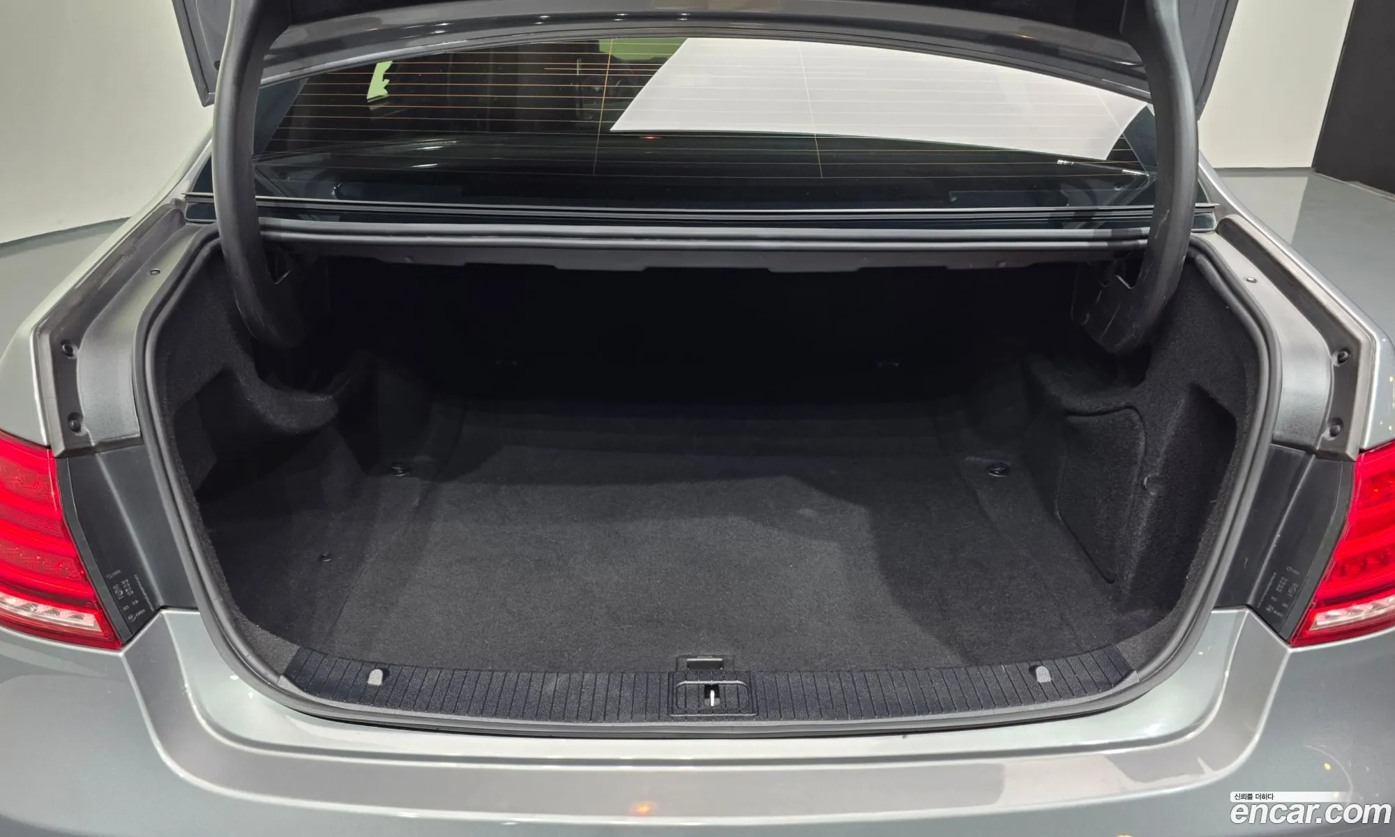 Mercedes-Benz E-Class W212 2014 WDDHF8CB3EB002226 — 5