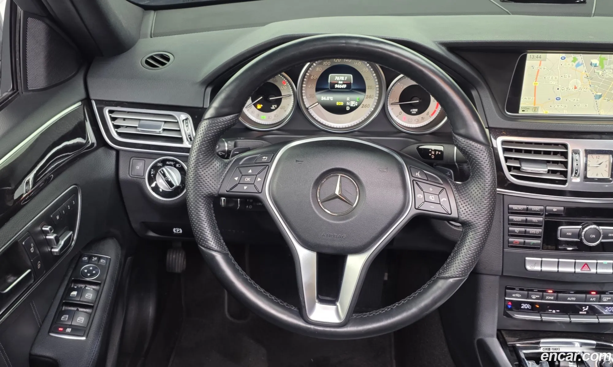 Mercedes-Benz E-Class W212 2014 WDDHF8CB3EB002226 — 7