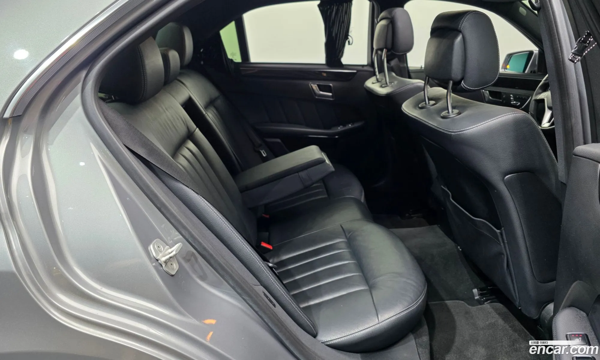 Mercedes-Benz E-Class W212 2014 WDDHF8CB3EB002226 — 18