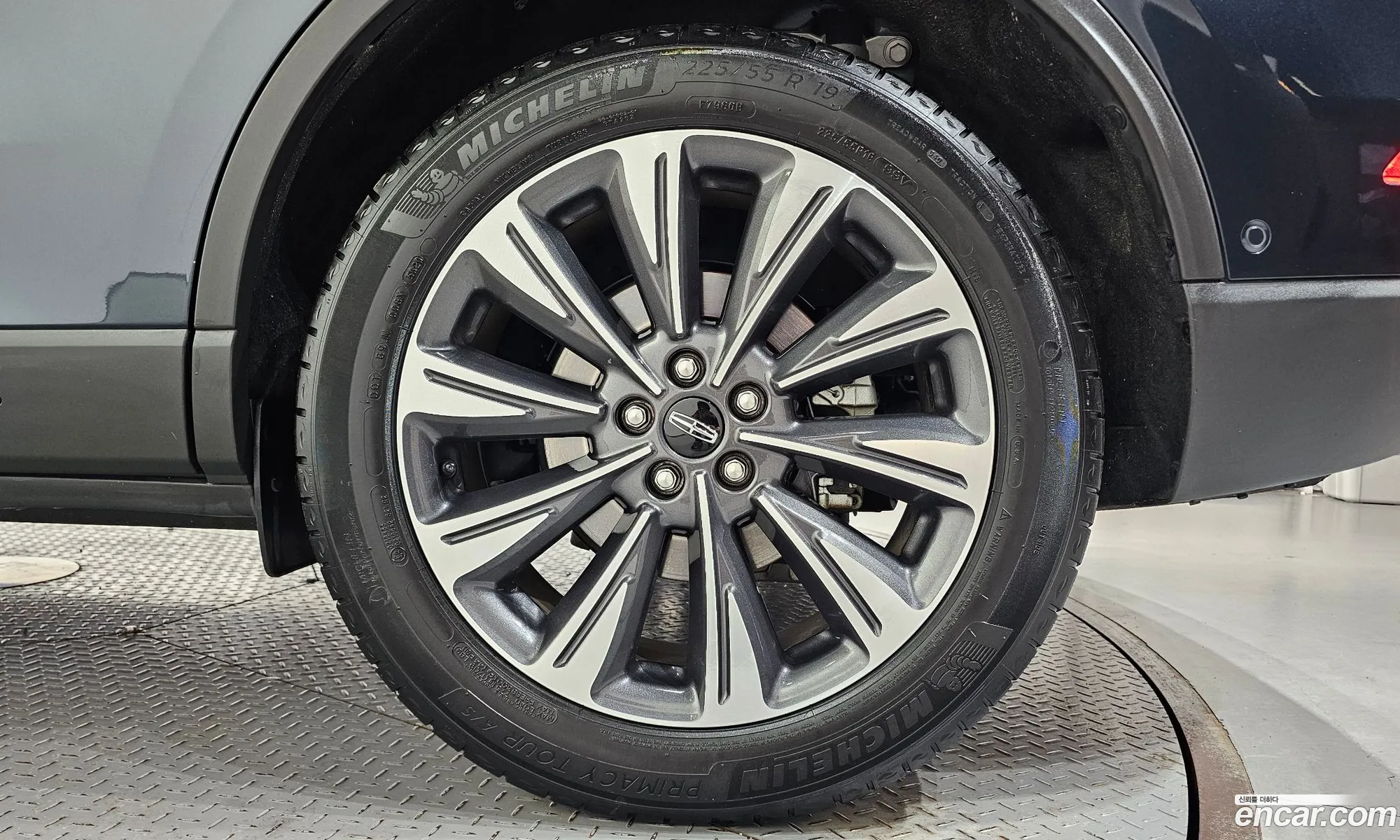 Lincoln Corsair 2021 — 14