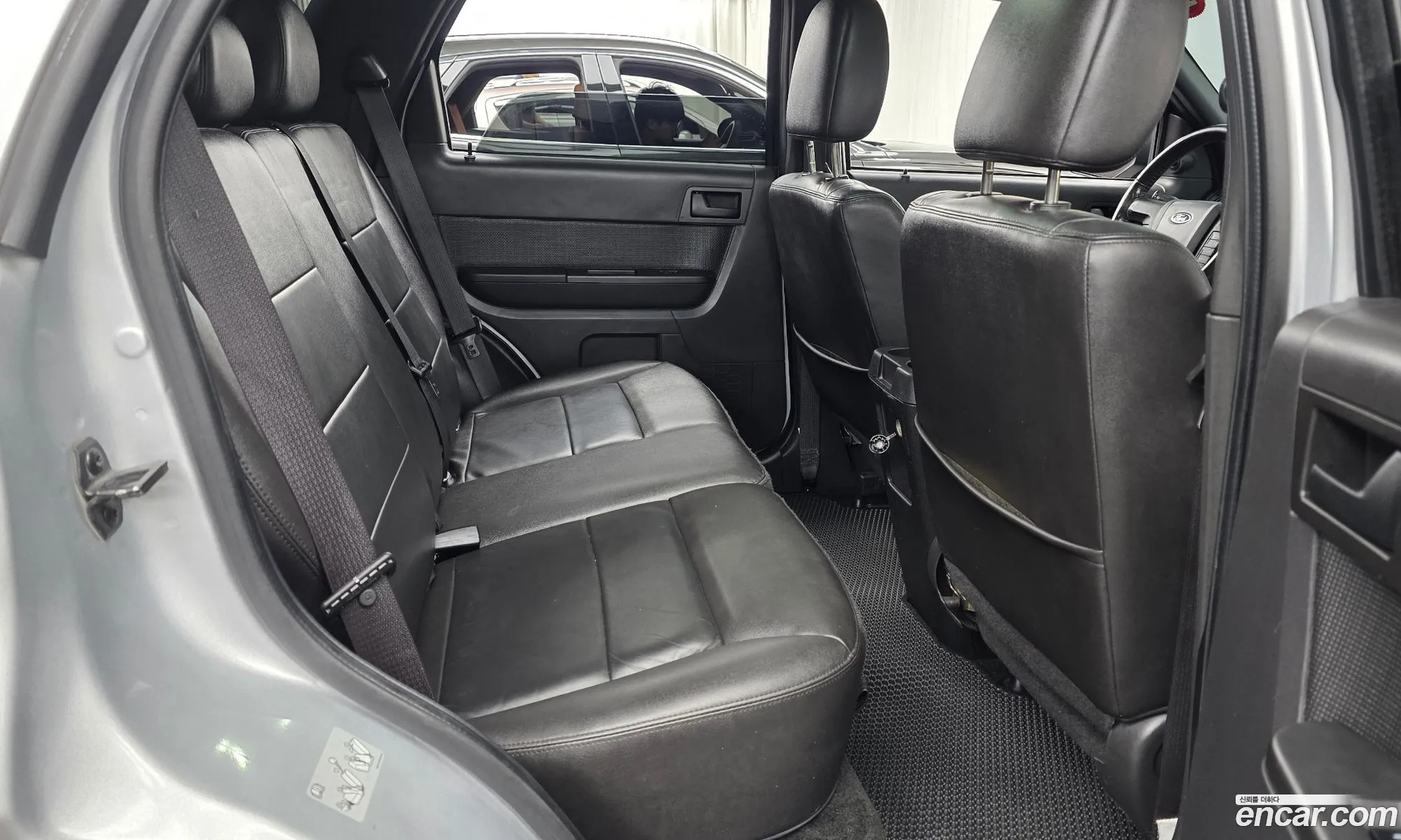 Ford Escape 2011 — 4