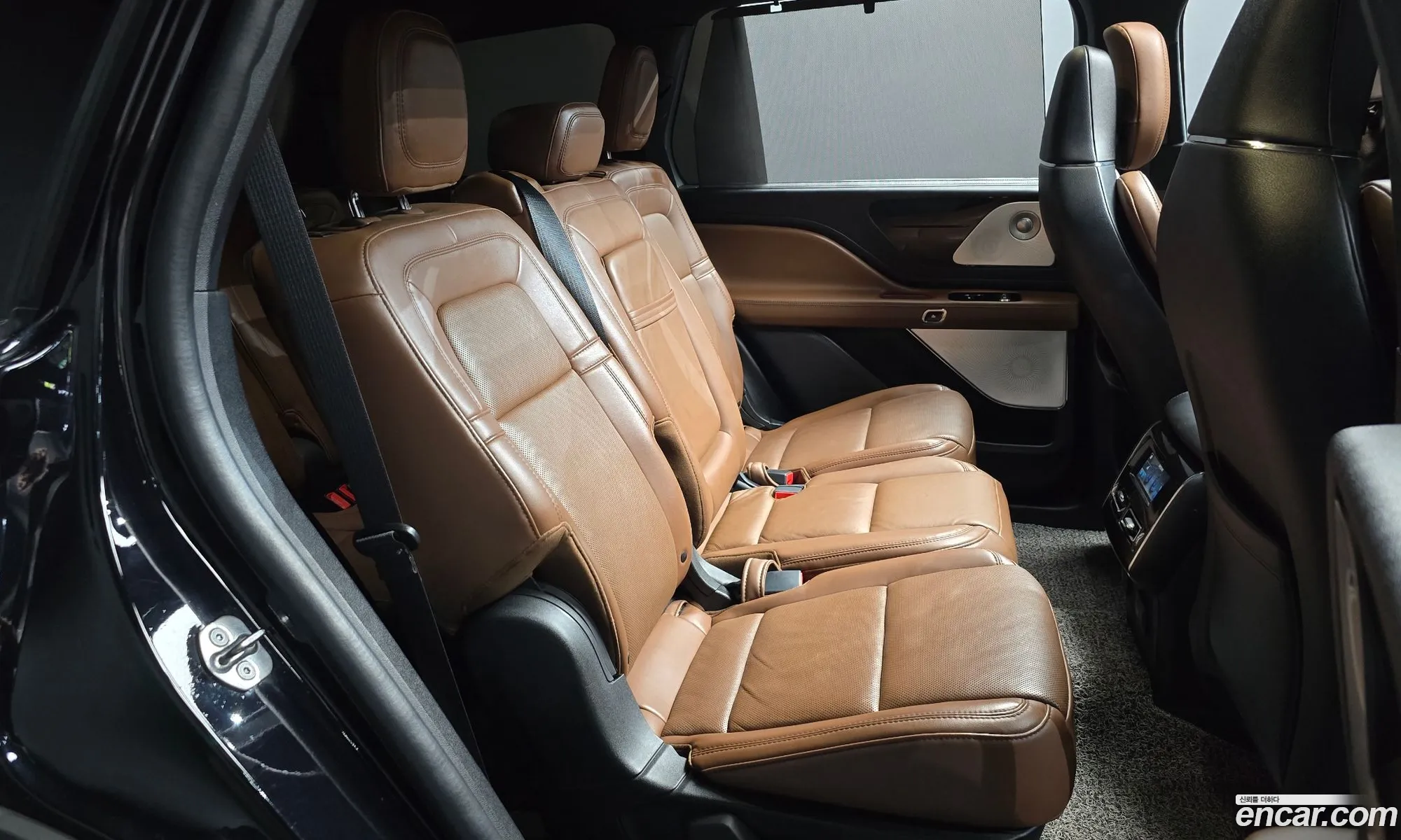 Lincoln Aviator 2022 5LM5J7XC1NGL16557 — 11