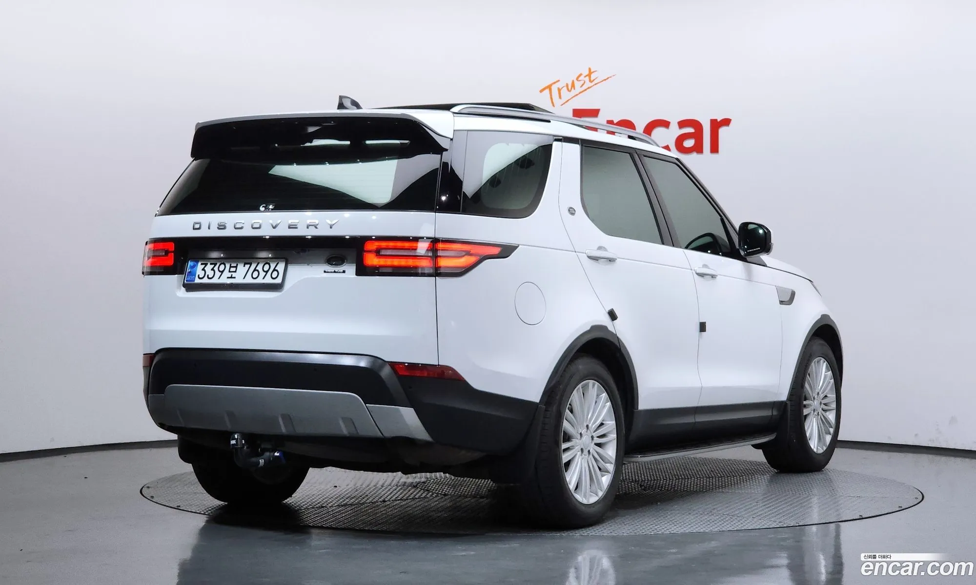 Land Rover Discovery 5 2018 SALRA2BK111111111 — 12