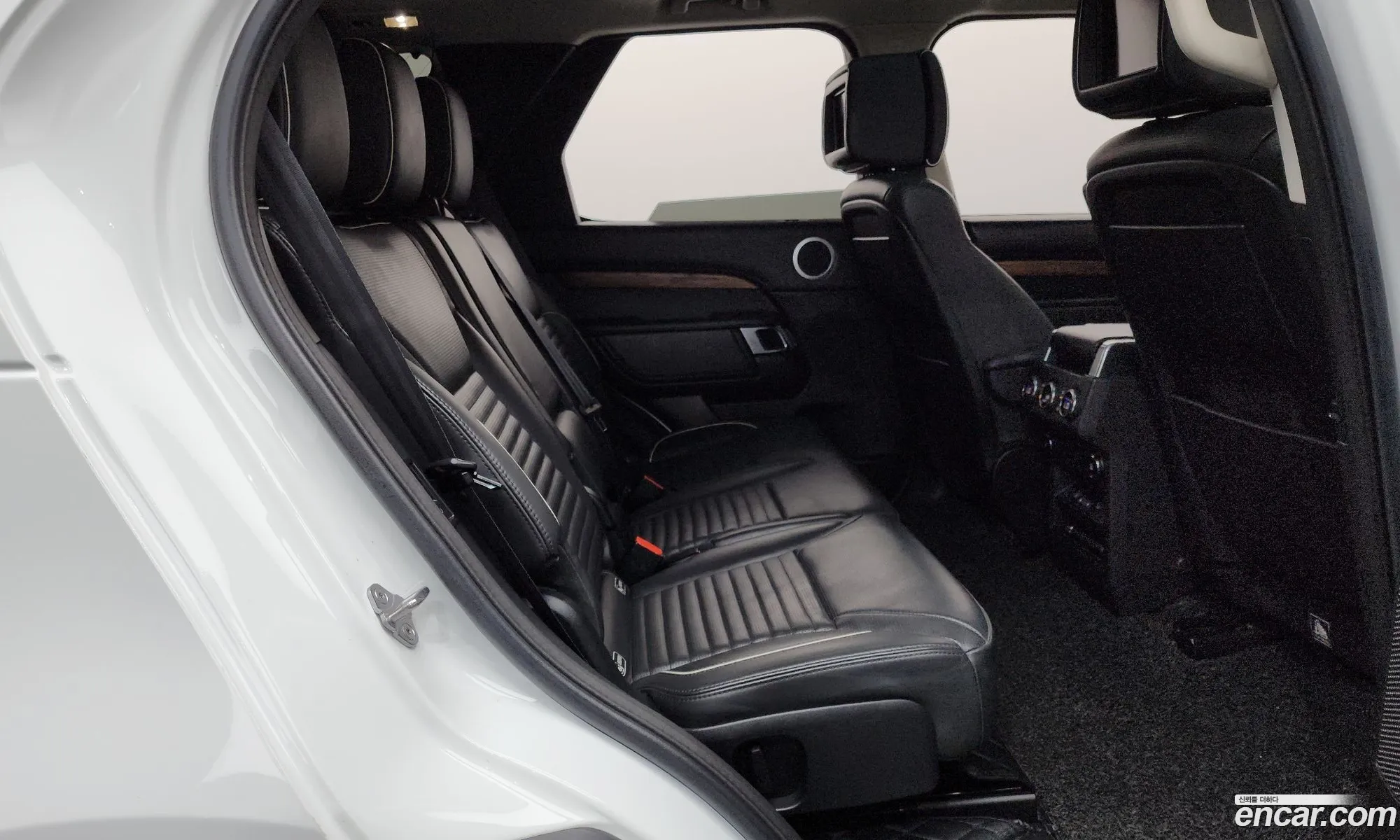 Land Rover Discovery 5 2018 SALRA2BK111111111 — 19