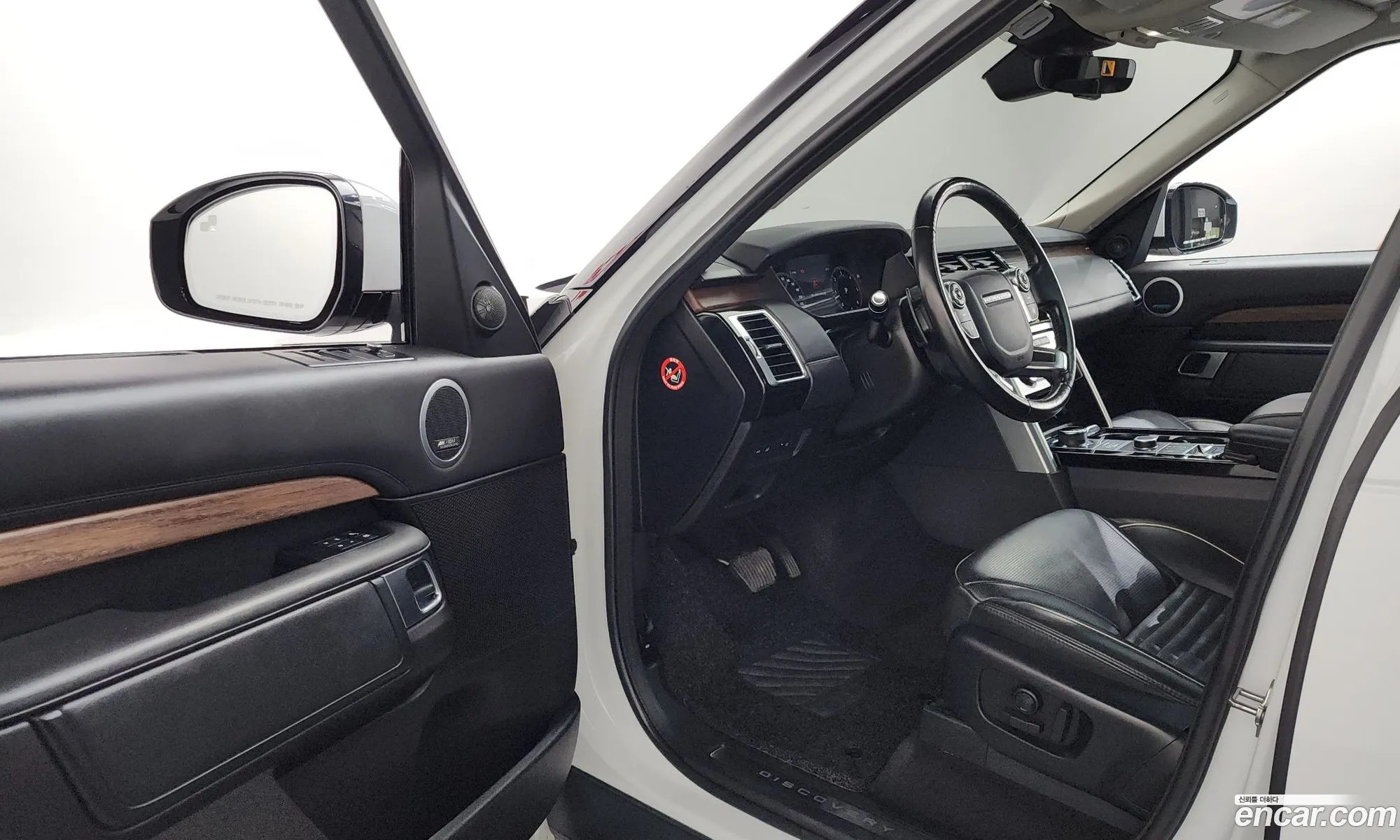 Land Rover Discovery 5 2018 SALRA2BK111111111 — 5