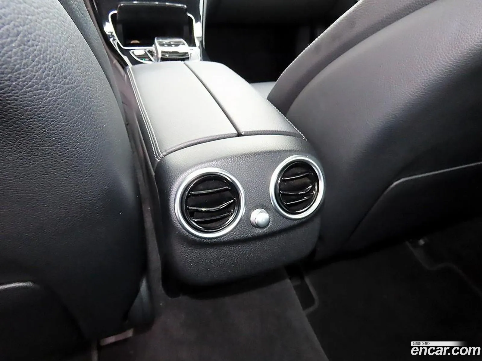 Mercedes-Benz C-Class W205 2017 — 13