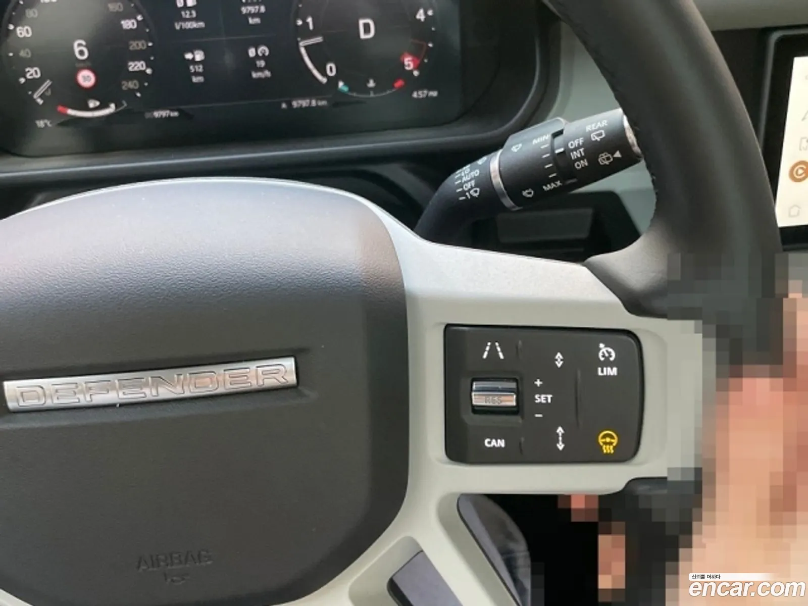 Land Rover Defender 2023 — 2