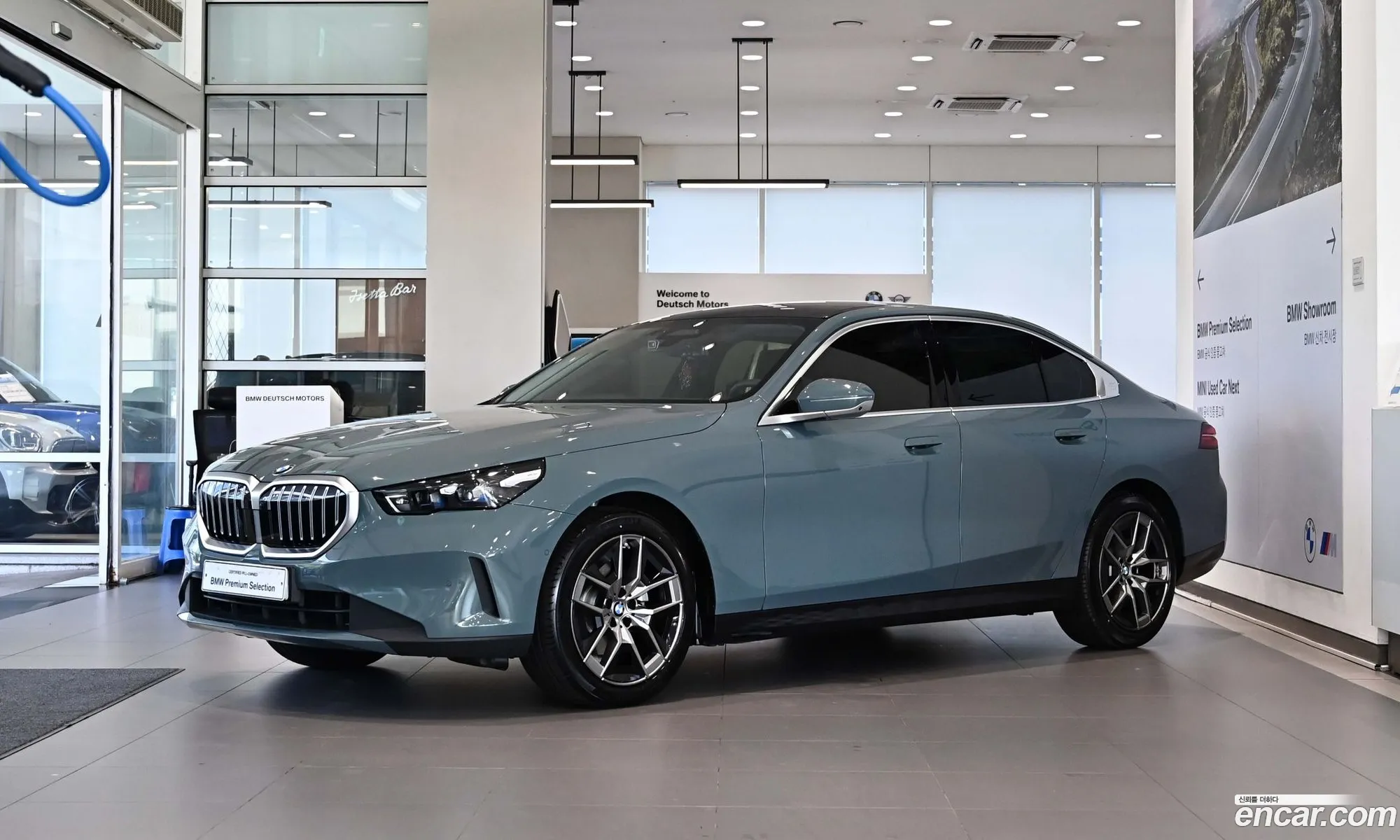 BMW 5 Series 2025 — 17