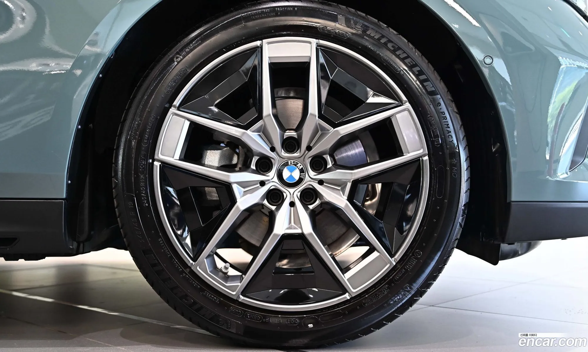BMW 5 Series 2025 — 9