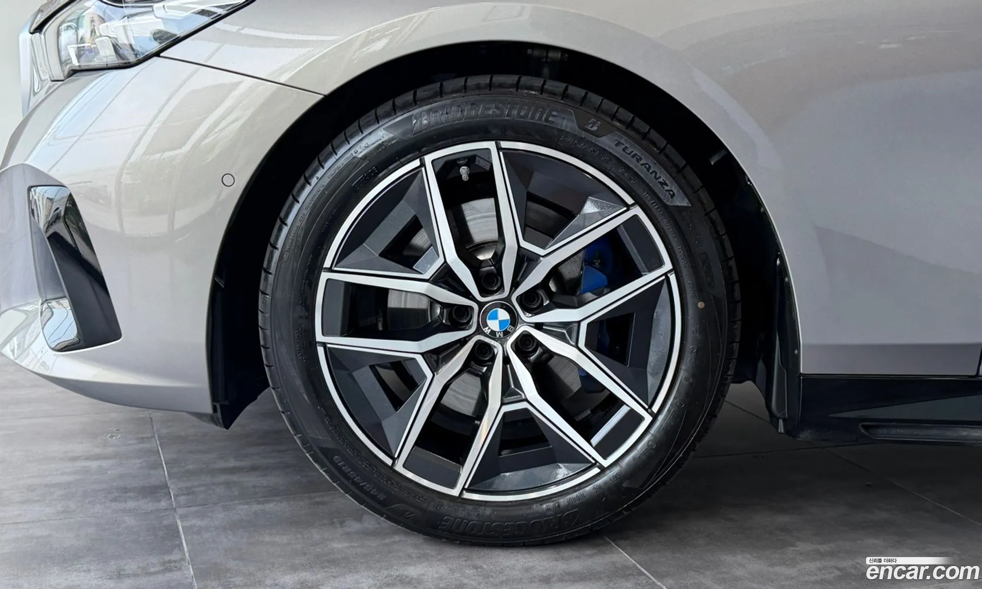 BMW 5 Series 2025 — 13