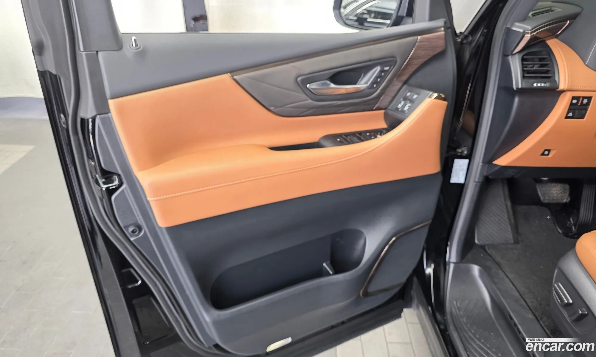 Toyota Alphard 2024 JTNAEACH2R8022783 — 27