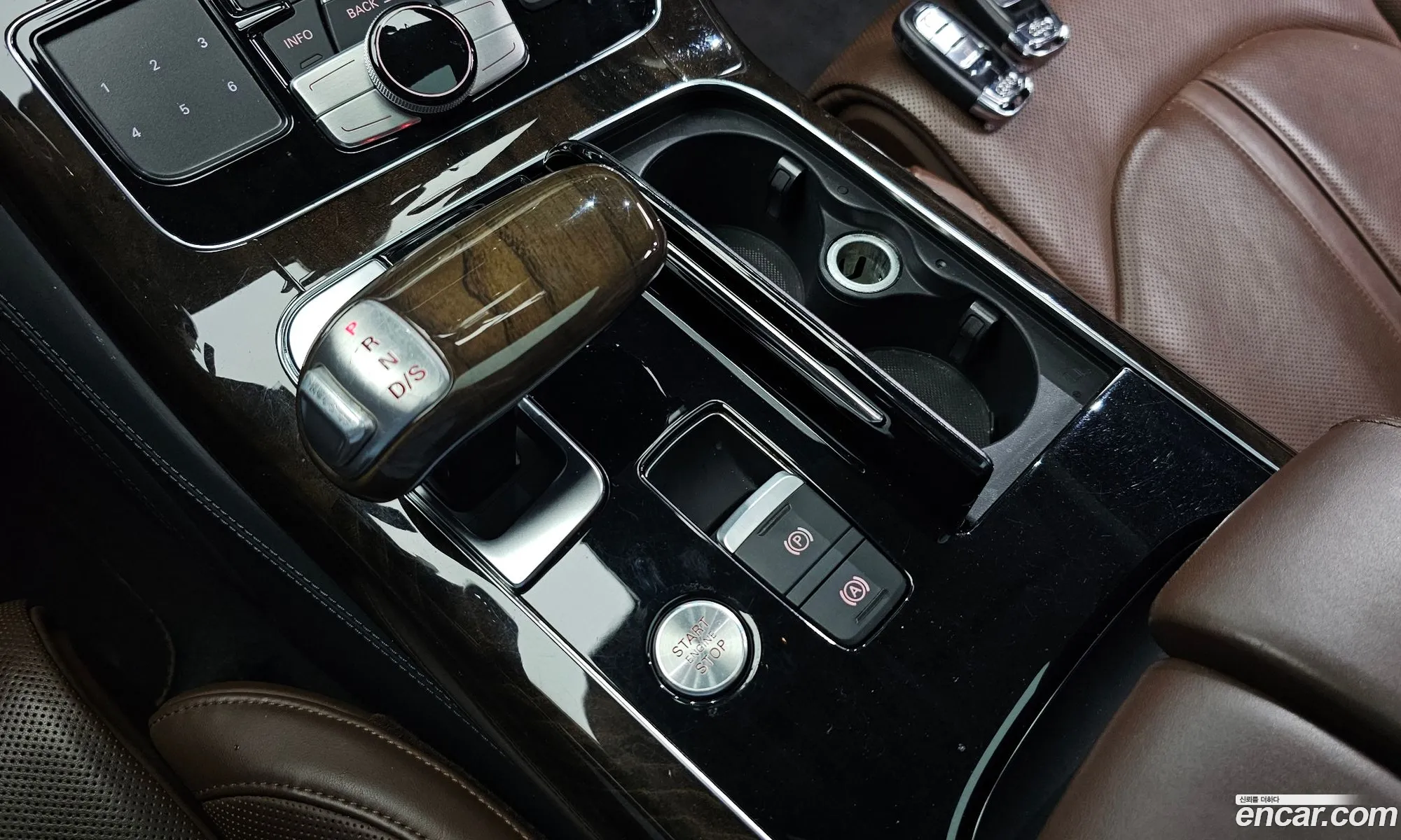 Audi A8 2015 WAUZZZ4H7FN007876 — 3