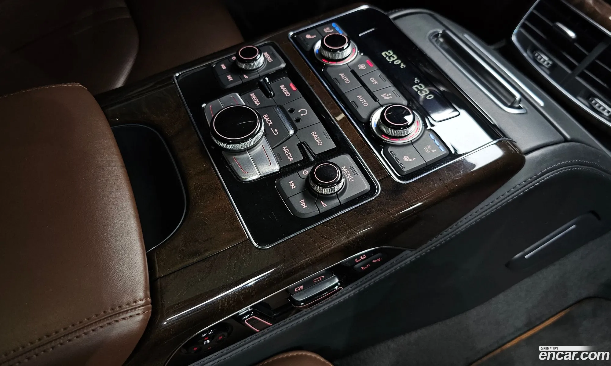 Audi A8 2015 WAUZZZ4H7FN007876 — 9
