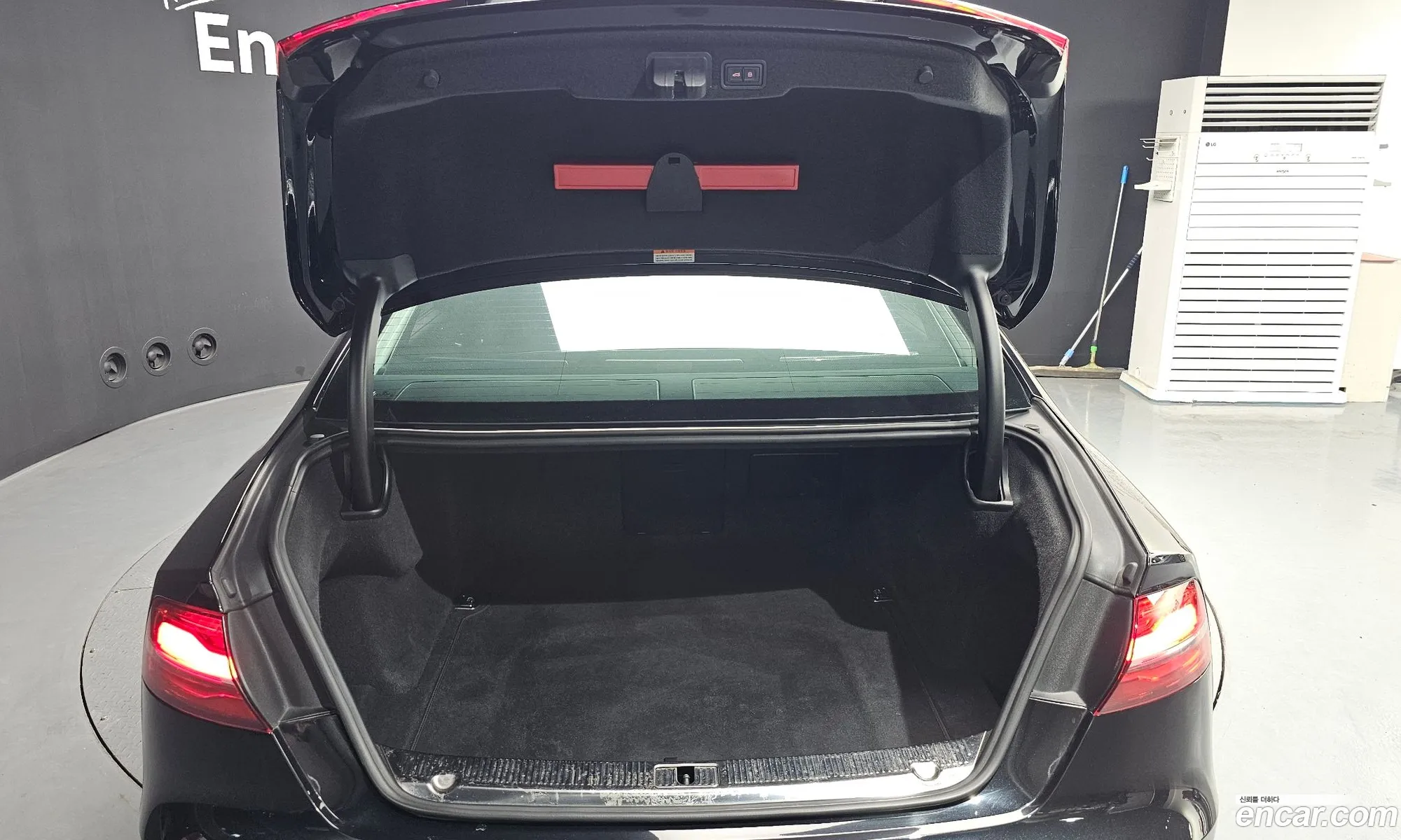 Audi A8 2015 WAUZZZ4H7FN007876 — 15