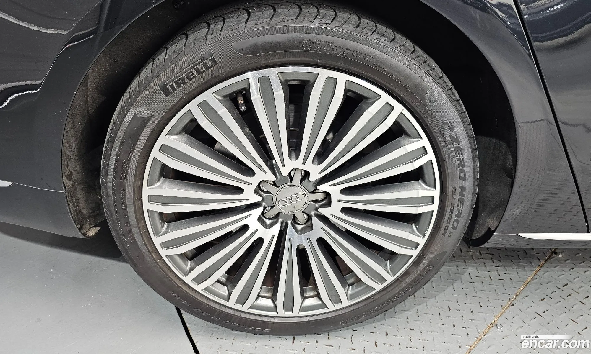 Audi A8 2015 WAUZZZ4H7FN007876 — 6