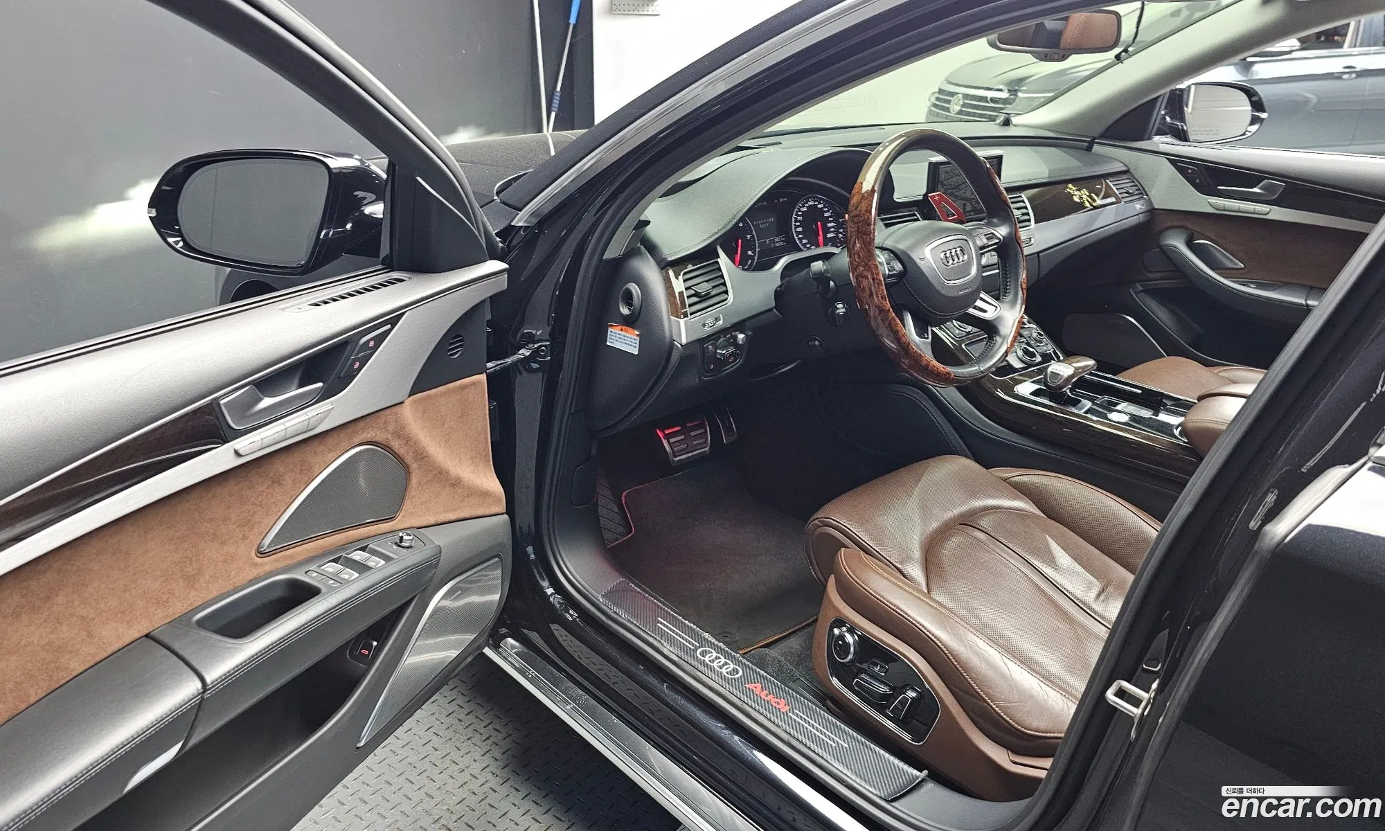 Audi A8 2015 WAUZZZ4H7FN007876 — 7