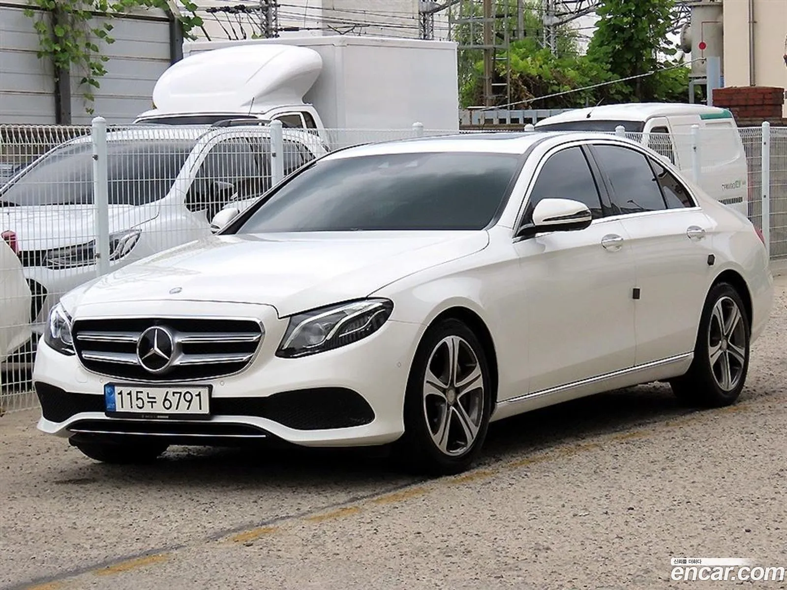 Mercedes-Benz E-Class W213 2017 — 19