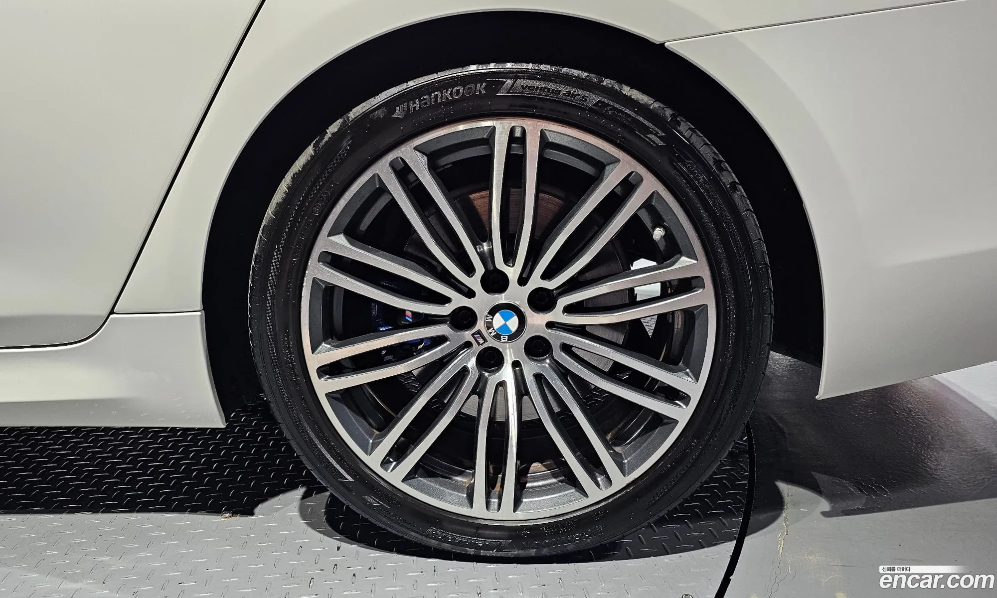 BMW 5 Series 2020 WBAJR5102LCE75884 — 17
