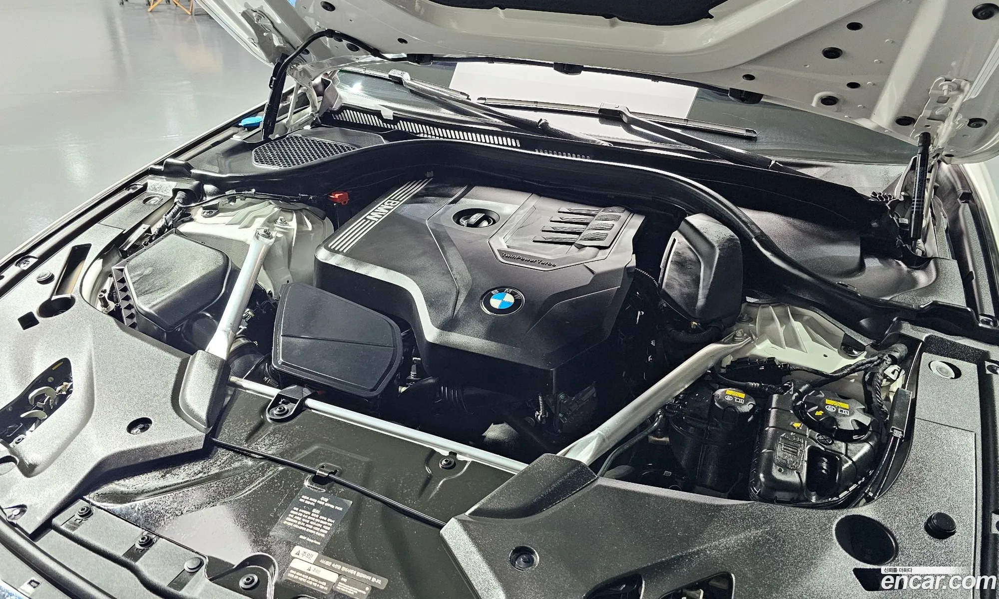 BMW 5 Series 2020 WBAJR5102LCE75884 — 5